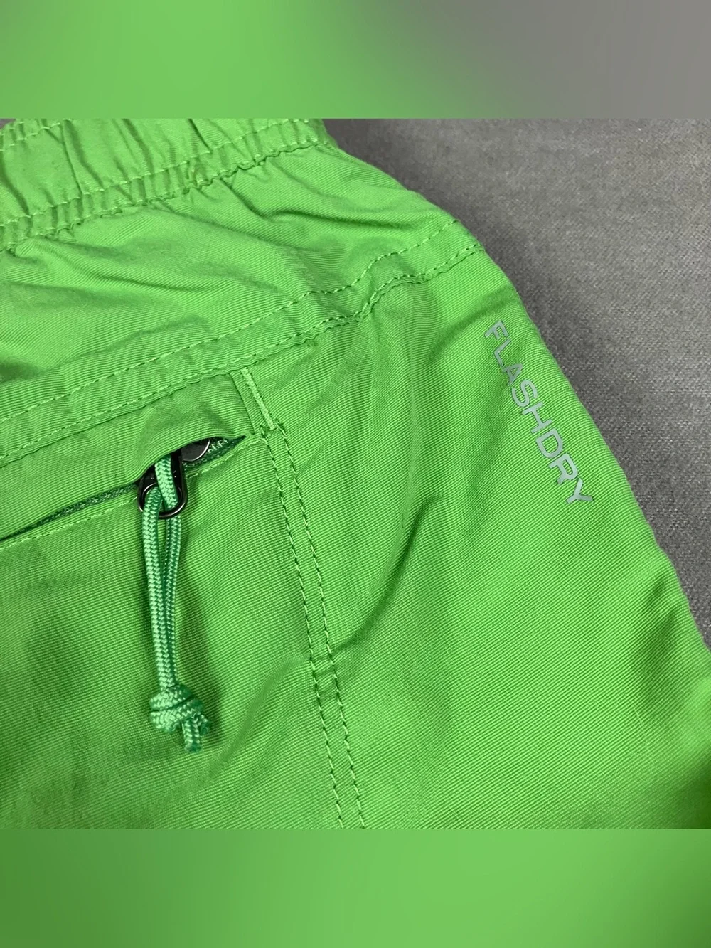 The North Face Men's Size L Flashdry Swim Trunks Shorts Lined Green Pockets. In